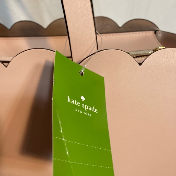 KATE SPADE PALE ROSE TOTE BAG WITH DETACHABLE KEY RING SCALLOPPED EDGE NWT - Picture 4 of 11